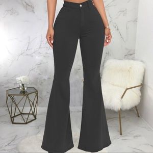 Black Flare leg pants!! Size medium! Lots of stretch!